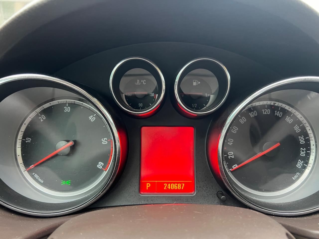 OPEL INSIGNIA AUTOMATICA DIESEL MODELLO SPORT FULL OPTIONAL