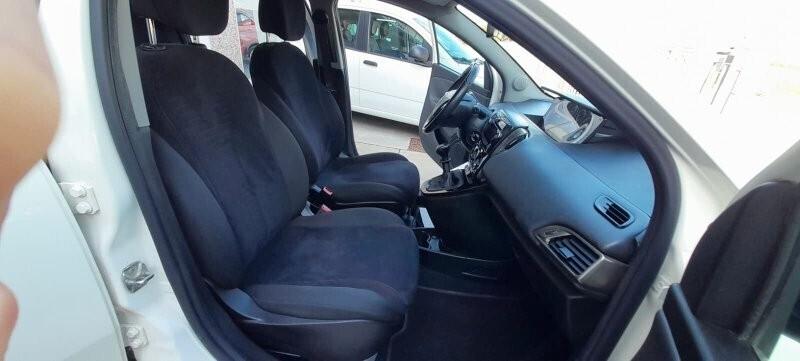 Lancia Ypsilon 1.2 69 CV 5 porte GPL Ecochic Silver