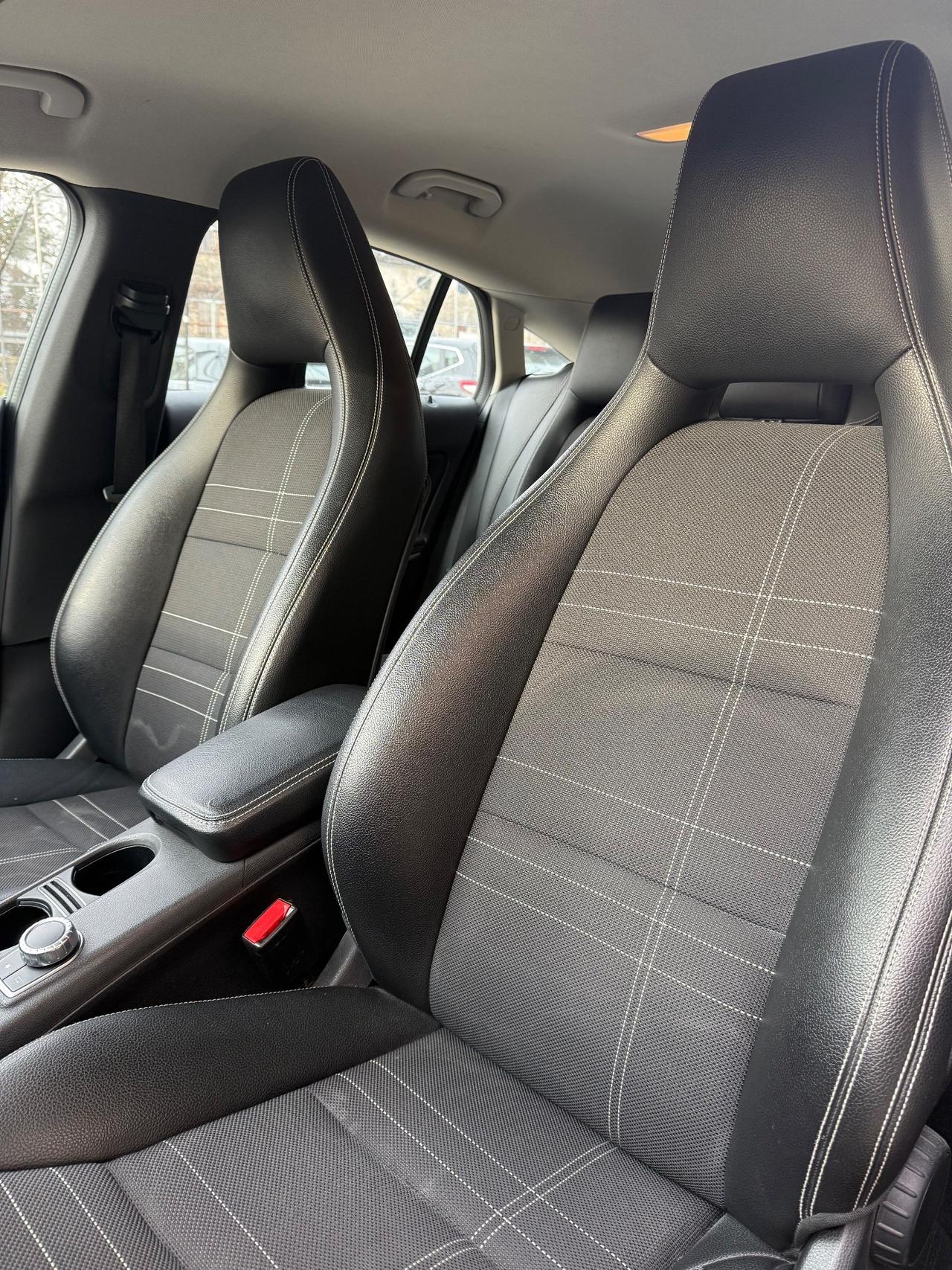 Mercedes-benz C 220 Dark night Premium