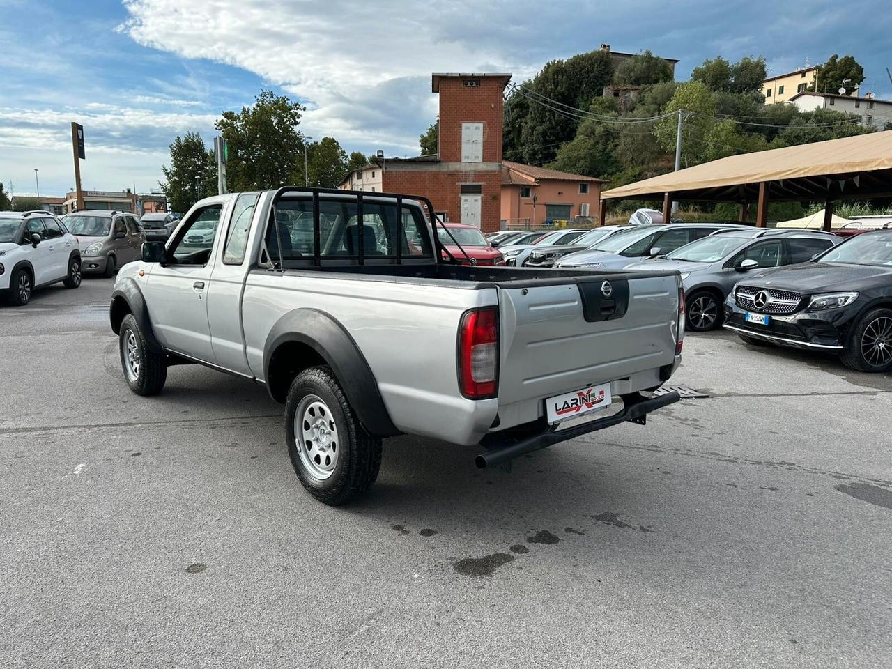 Nissan NP300 2.5 tdi 2p. King Cab Easy