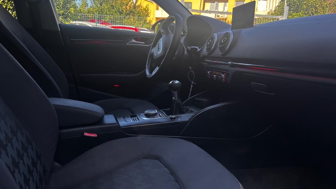 Audi A3 SPB 1.6 TDI clean diesel Ambition