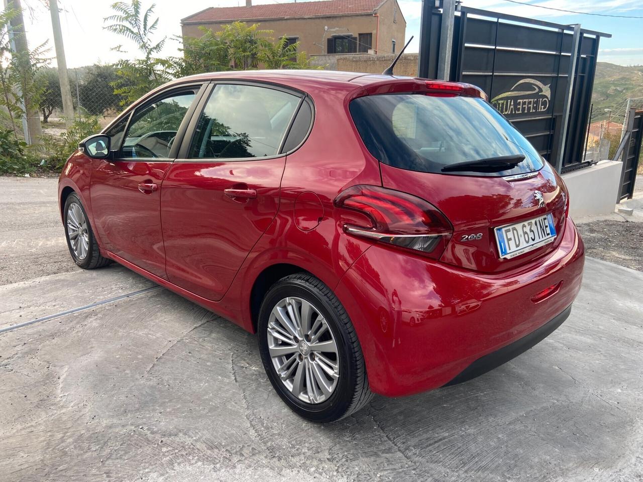 Peugeot 208 1.6 HDi 75 5 porte Allure