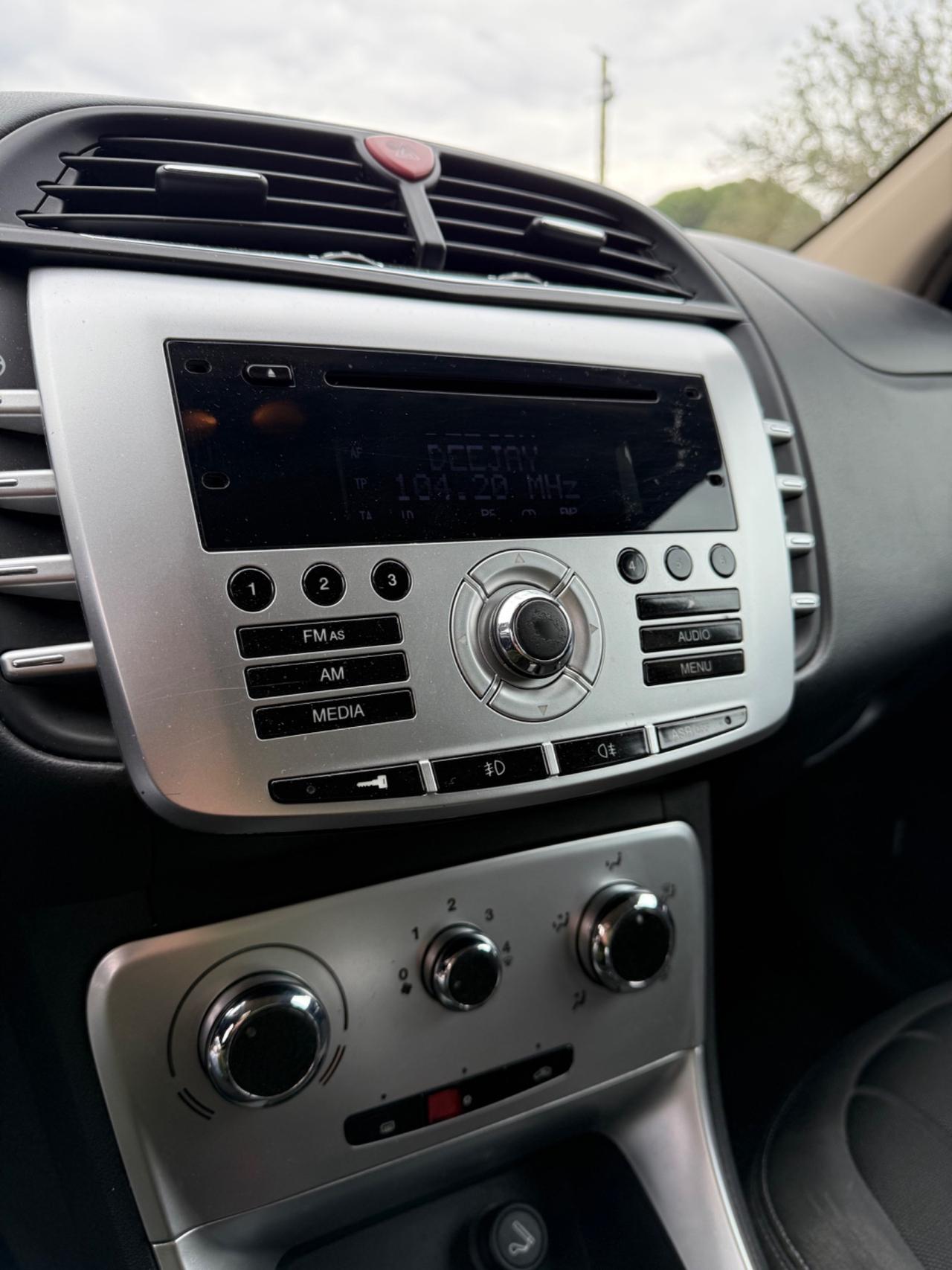 Lancia Delta 1.4 T-Jet 120 CV Platino Ecochic GPL
