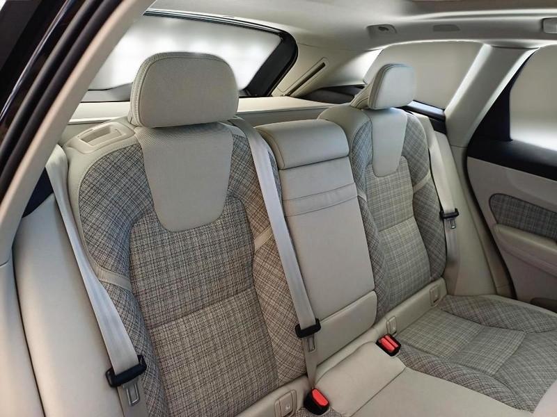 VOLVO XC60 T6 PLUG-IN AWD AUTO CORE SUV
