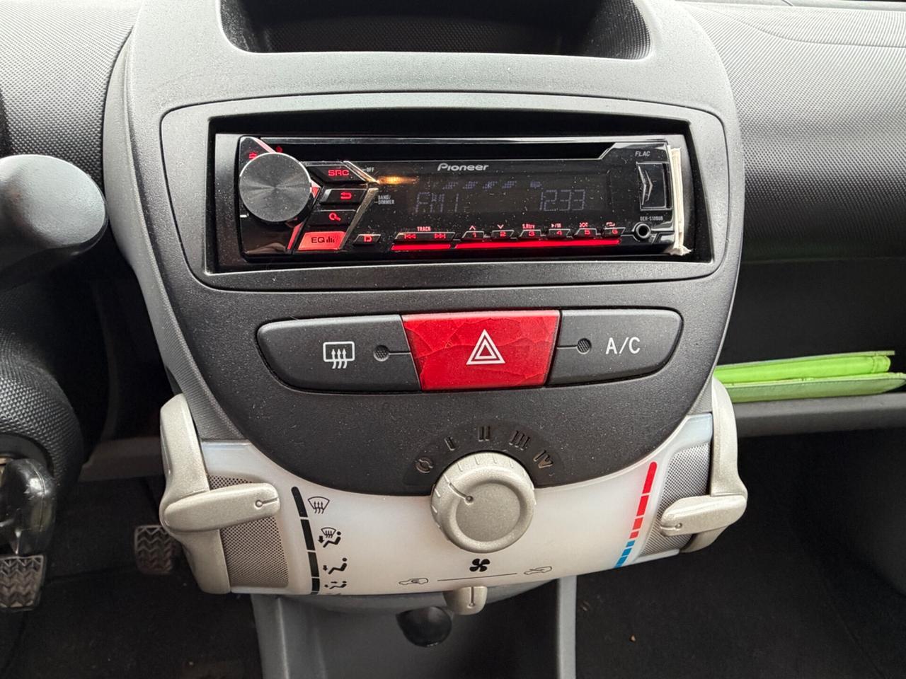 Peugeot 107 1.0 benzina euro4 68CV neopatentati