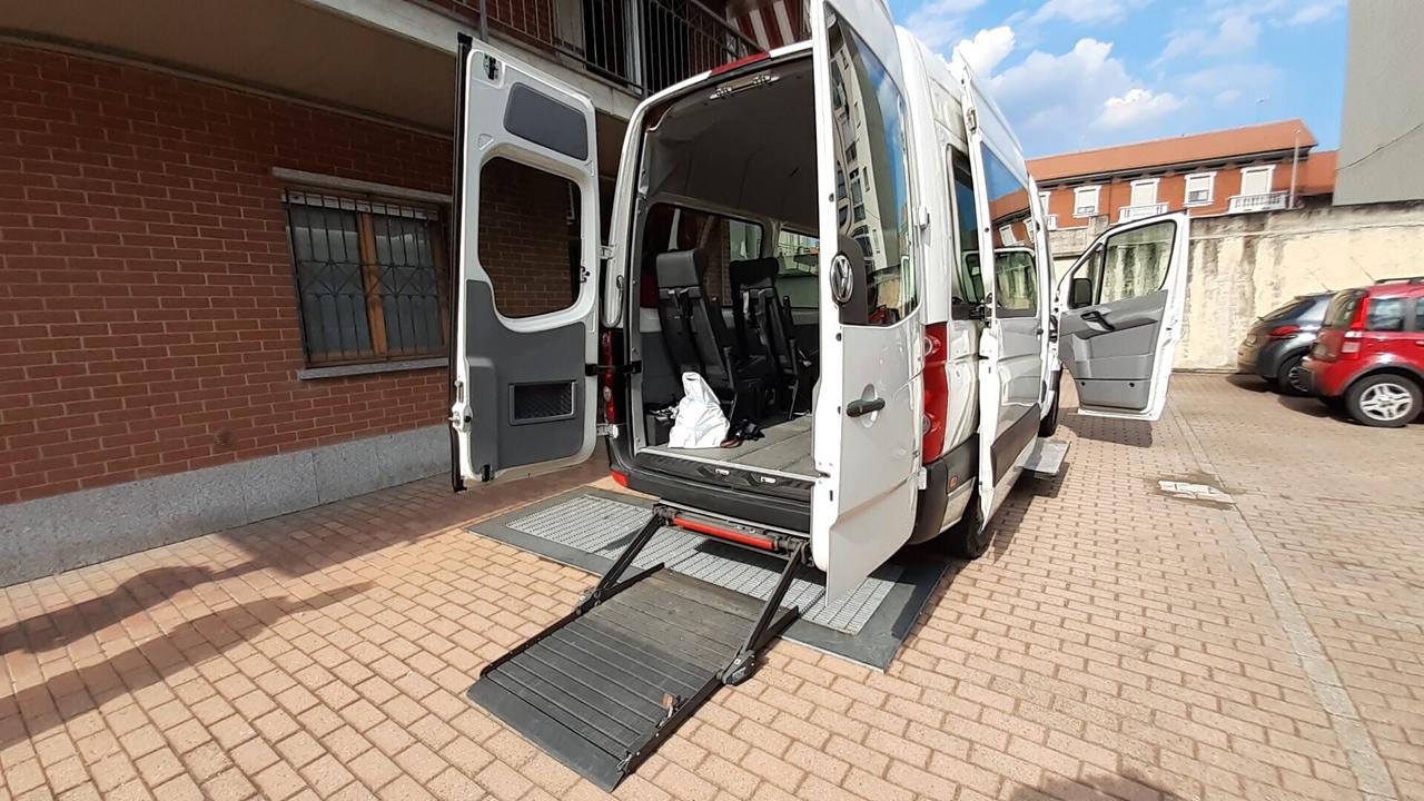 Volkswagen Crafter trasporto disabili doppia pedana tetto alto