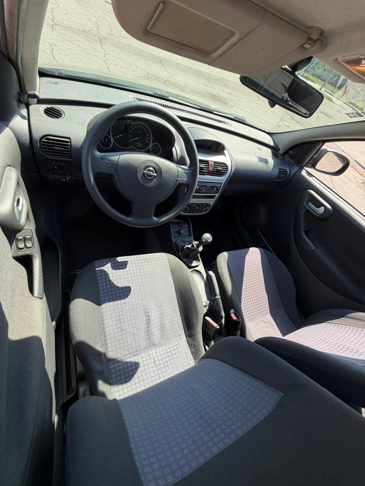 Opel Corsa 1.0 12V 3 porte // 25.000 km ///pari al nuovo