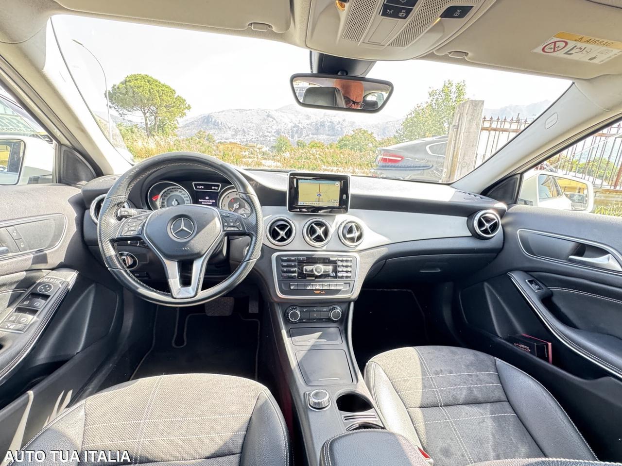 MERCEDES-BENZ GLA 200CDI PREMIUM PER NEOPATENTATI