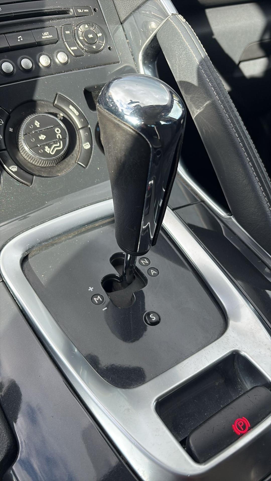 Peugeot 3008 1.6 HDi 110CV cambio robotizzato Business