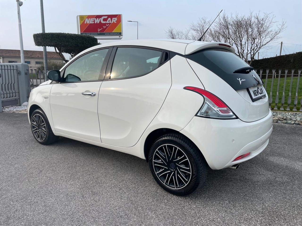Lancia Ypsilon 1.2 69 CV 5 porte Gold