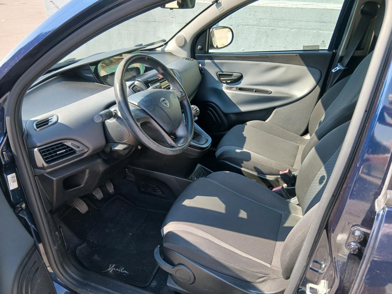 Lancia Ypsilon 1.2 69 CV 5 porte Gold ok per neopatentati a € 169 mese