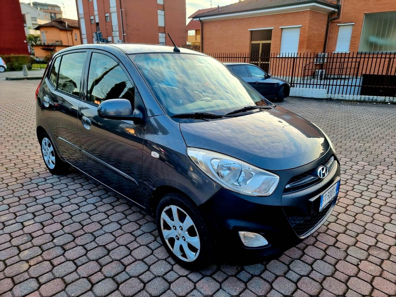 Hyundai i10 1.1 12V ADATTA A NEOPATENTATI