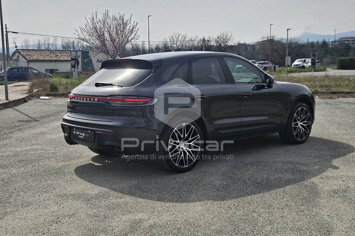 PORSCHE Macan 2.0