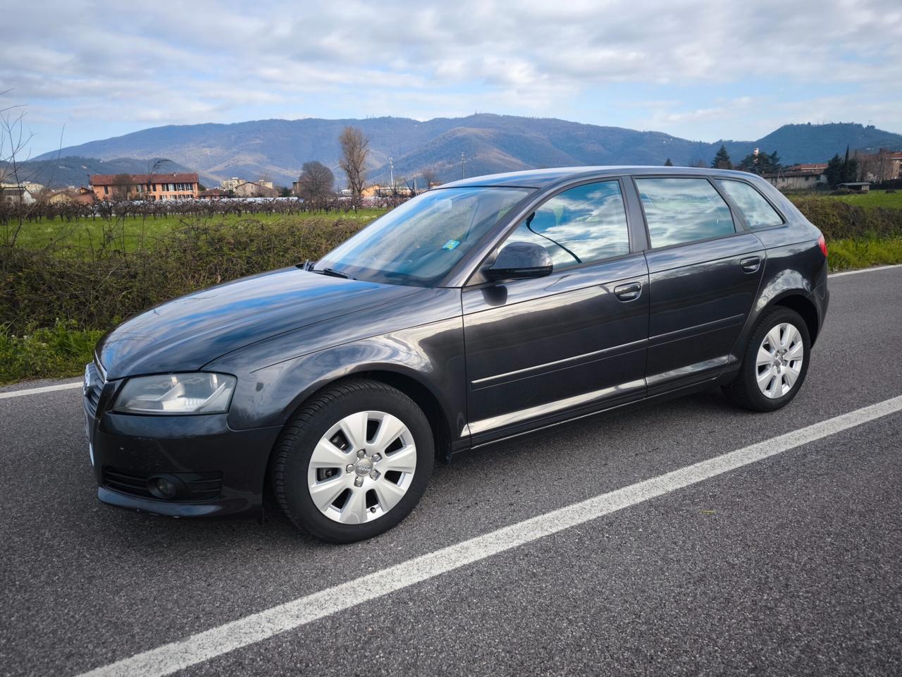 AUDI A3 1,6 TDCI- AMBITION- 90CV- OK NEOPATENTATI