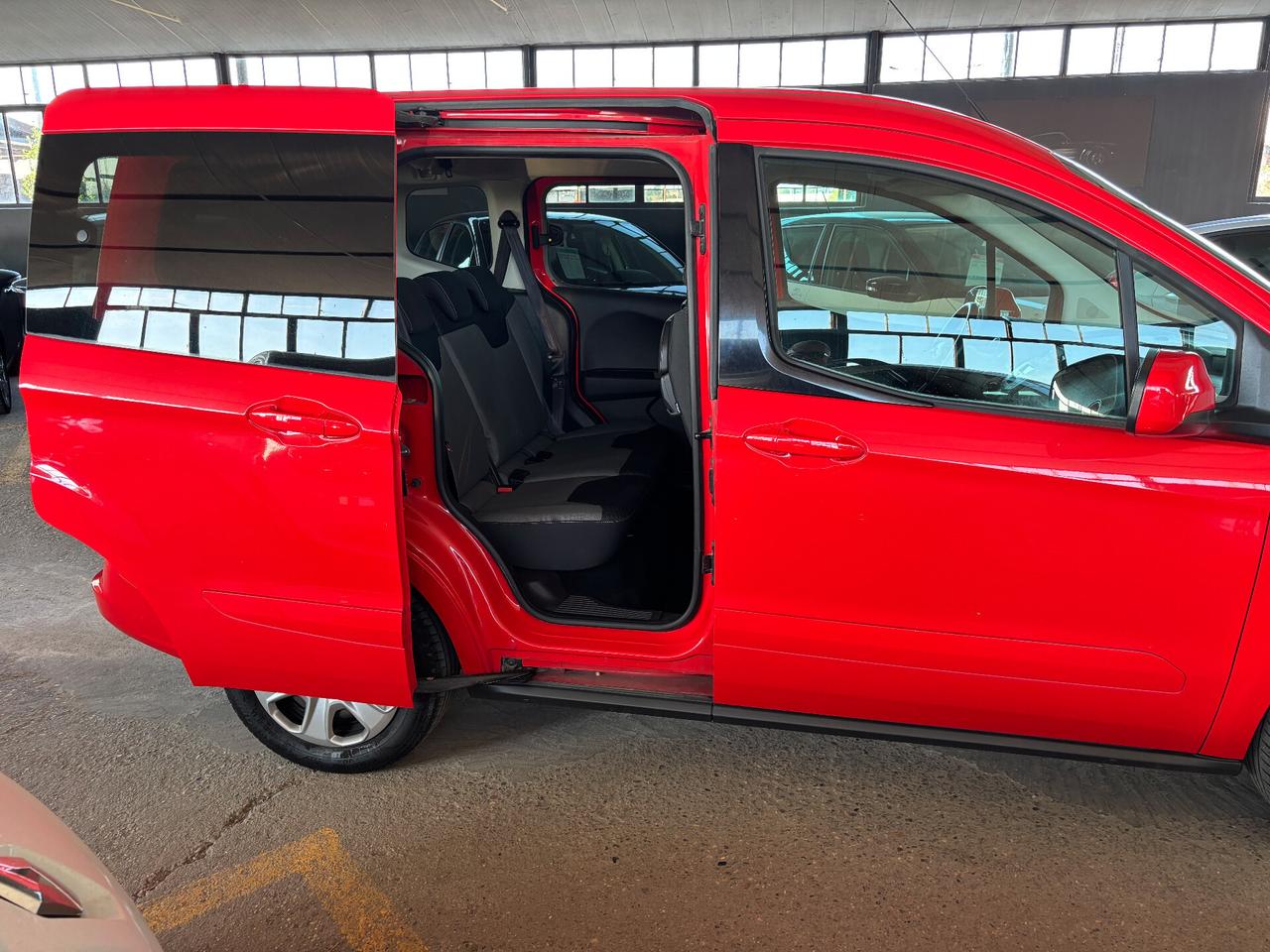 Ford Tourneo Courier 1.0 BENZINA 74KW 100CV Titanium