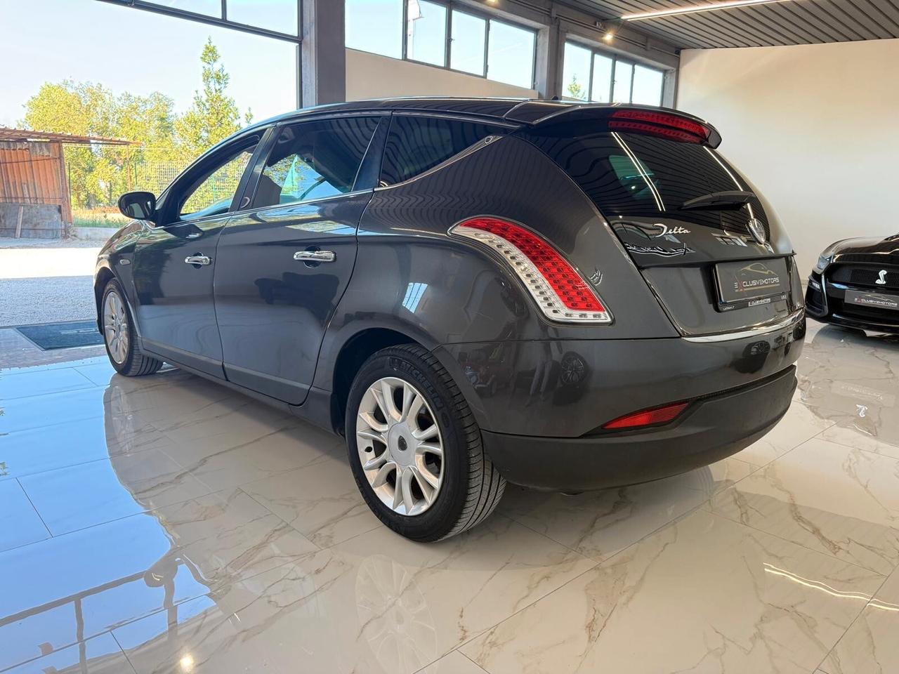 Lancia Delta 1.6 MJT DPF 105 CV Silver