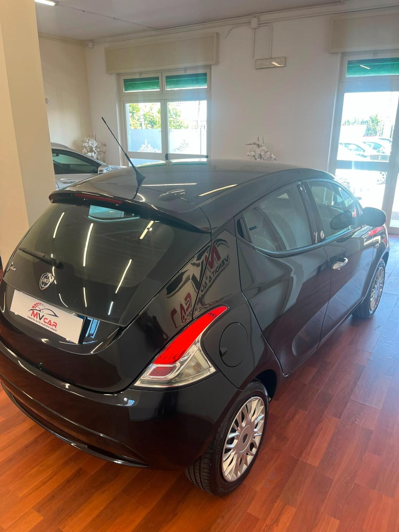 Lancia Ypsilon 1.2 69 CV 5 porte GPL Ecochic Gold