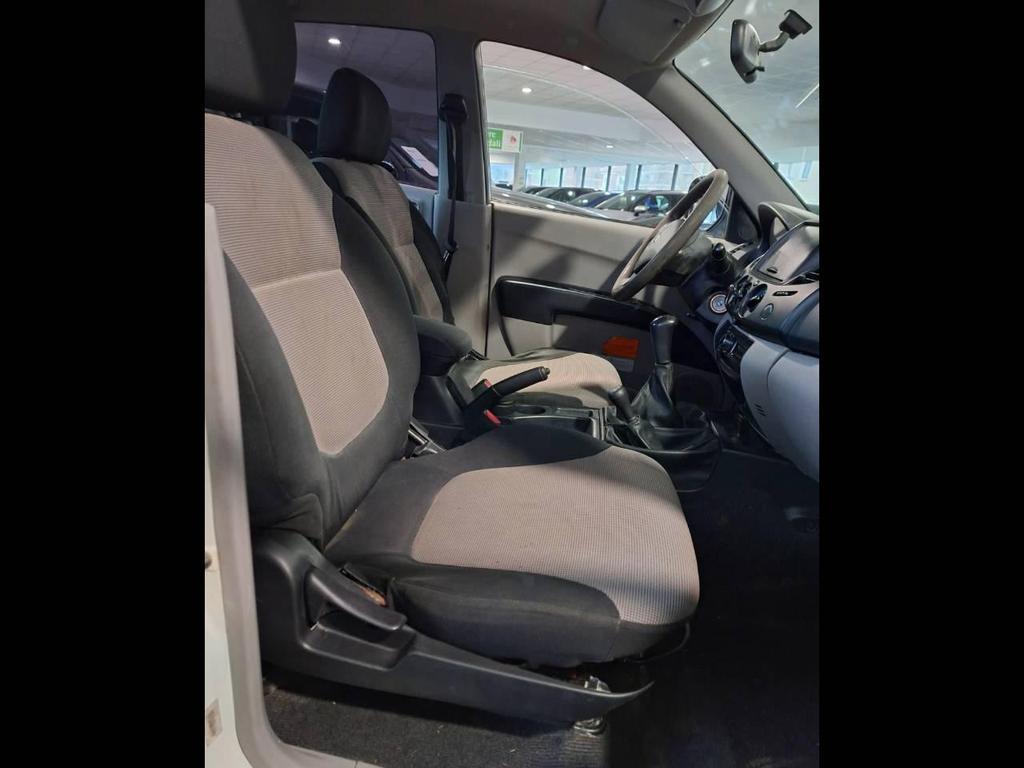 Mitsubishi L200 Double Cab 2.5 DI-D Invite Plus