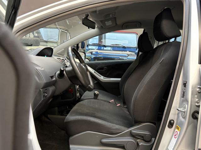 TOYOTA Yaris 1.0 5 porte Sol