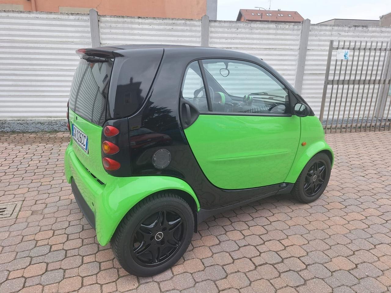 Smart ForTwo 799 Autocarro N1