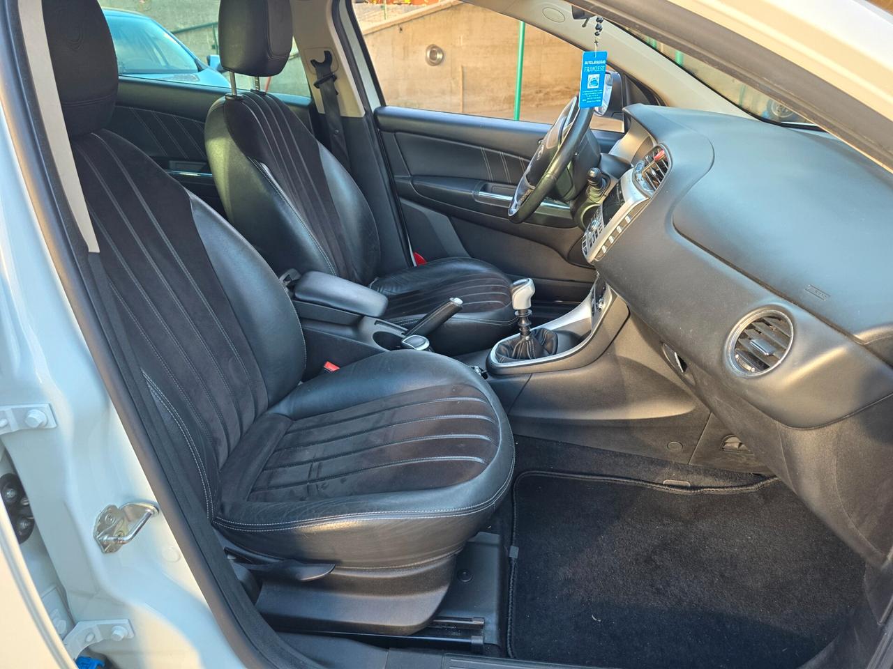 Lancia Delta 1.6 MJT 120cv full opt nuova 2011