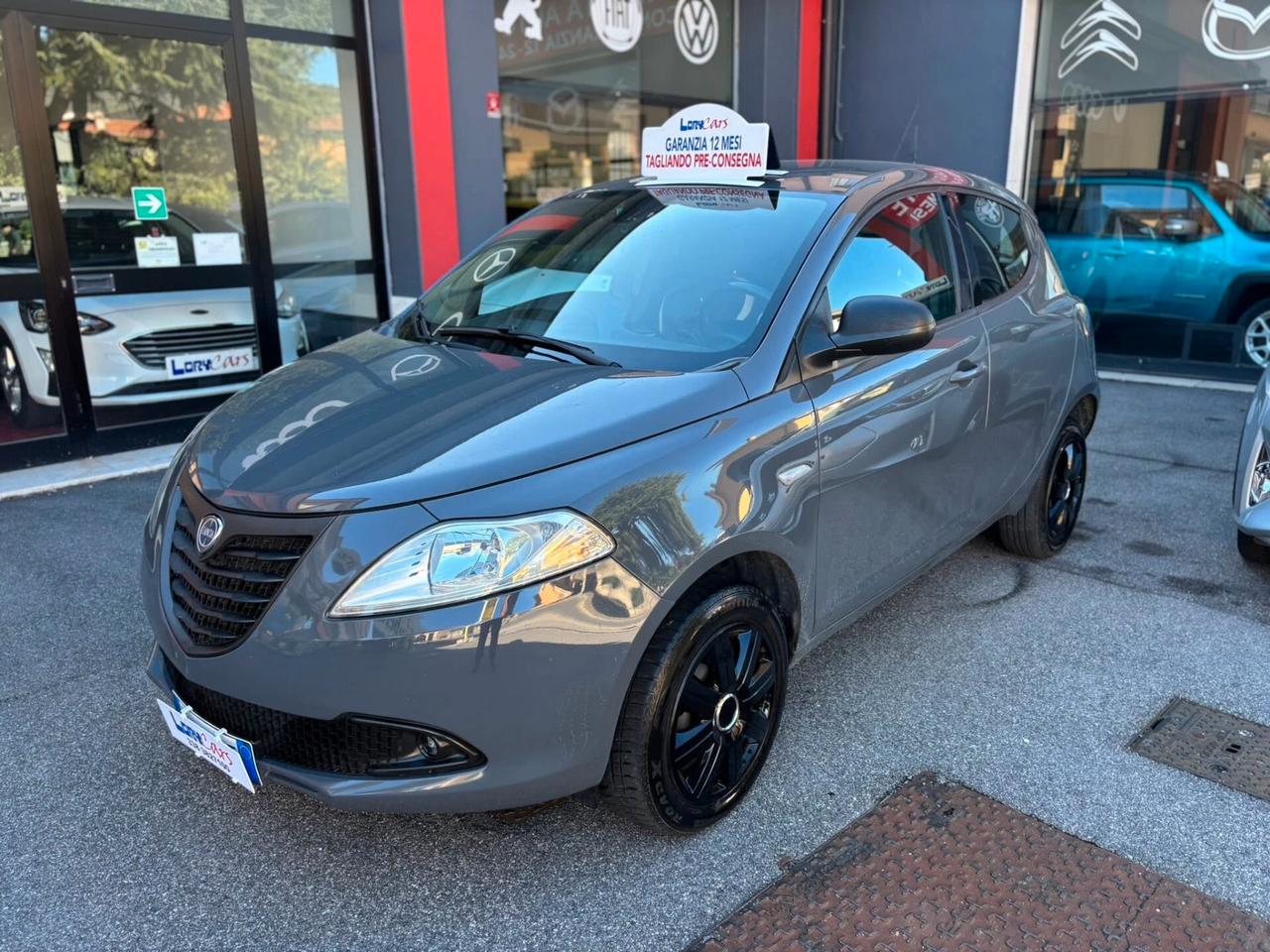 Lancia Ypsilon 0.9 TwinAir 85 CV 5 porte Metano Ecochic Gold NEOPATENTATI
