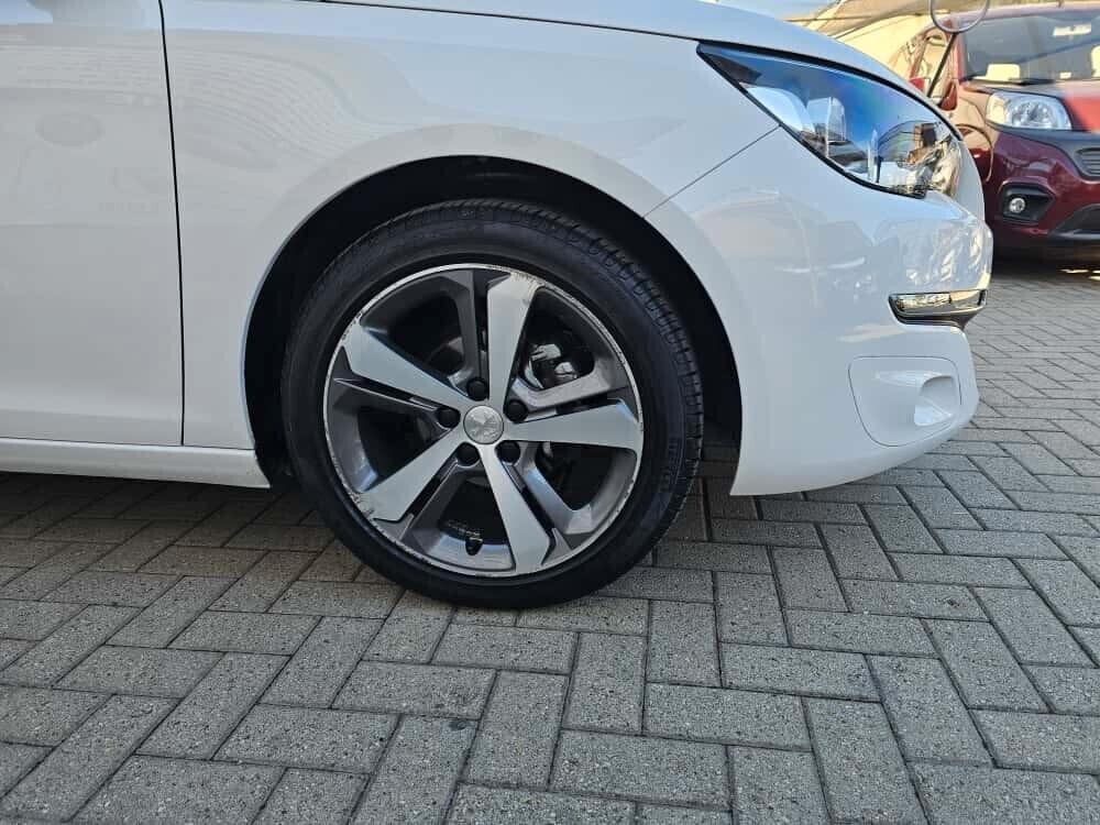 Peugeot 308 PureTech Turbo 110 S&S Active - Pari al nuovo