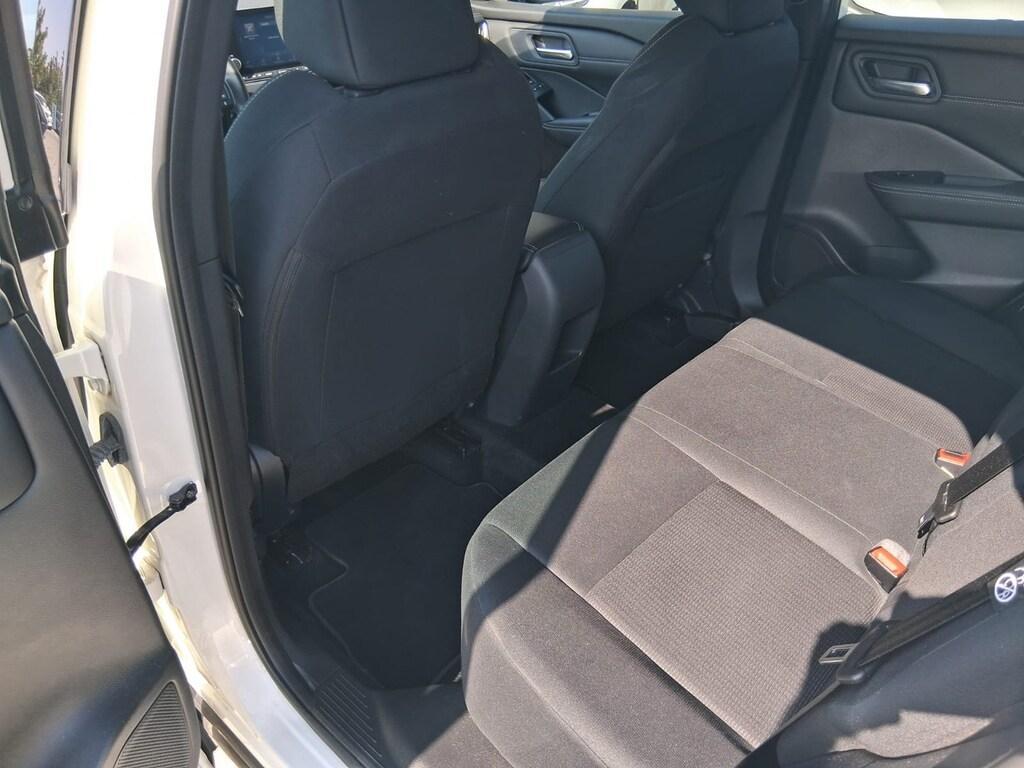 Nissan Qashqai 1.3 MILD HYBRID Business 2WD