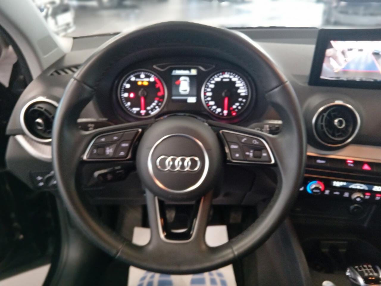 Audi Q2 30 TFSI Business Advanced