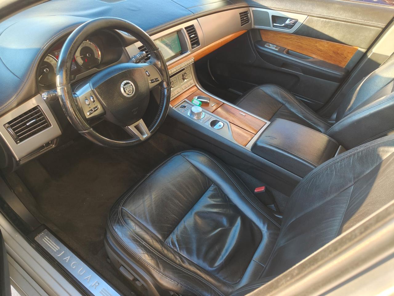 Jaguar XF 3.0 D V6 Luxury