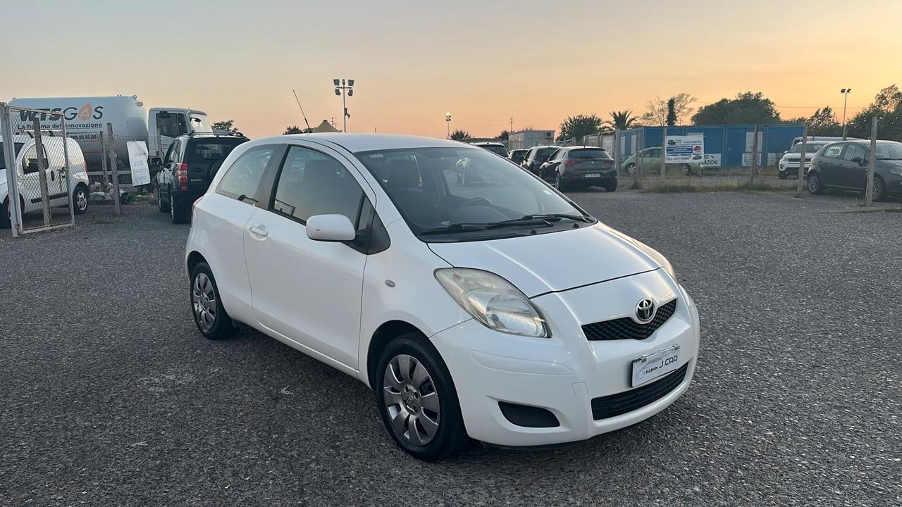 Toyota Yaris 1.0 3 porte Now