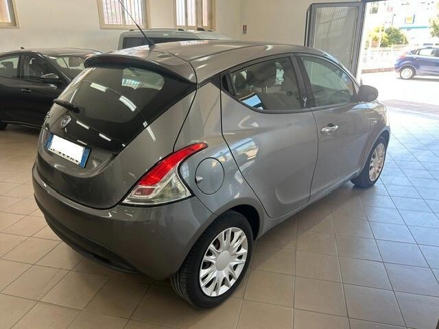 Lancia Ypsilon 1.2 69 CV 5 porte Gold