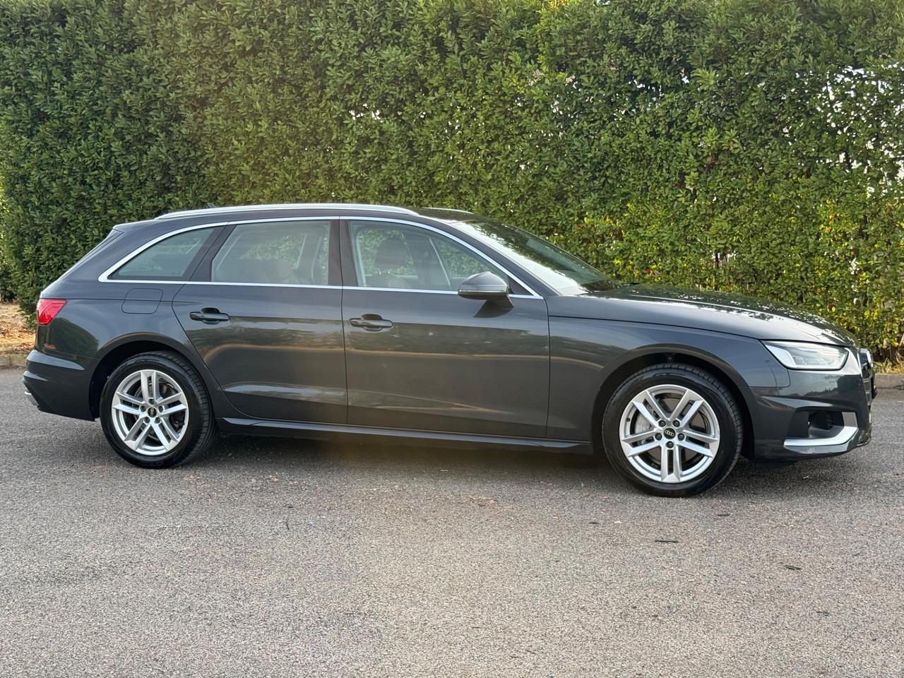 Audi A4 Avant 40 TDI quattro S tronic Business Advanced