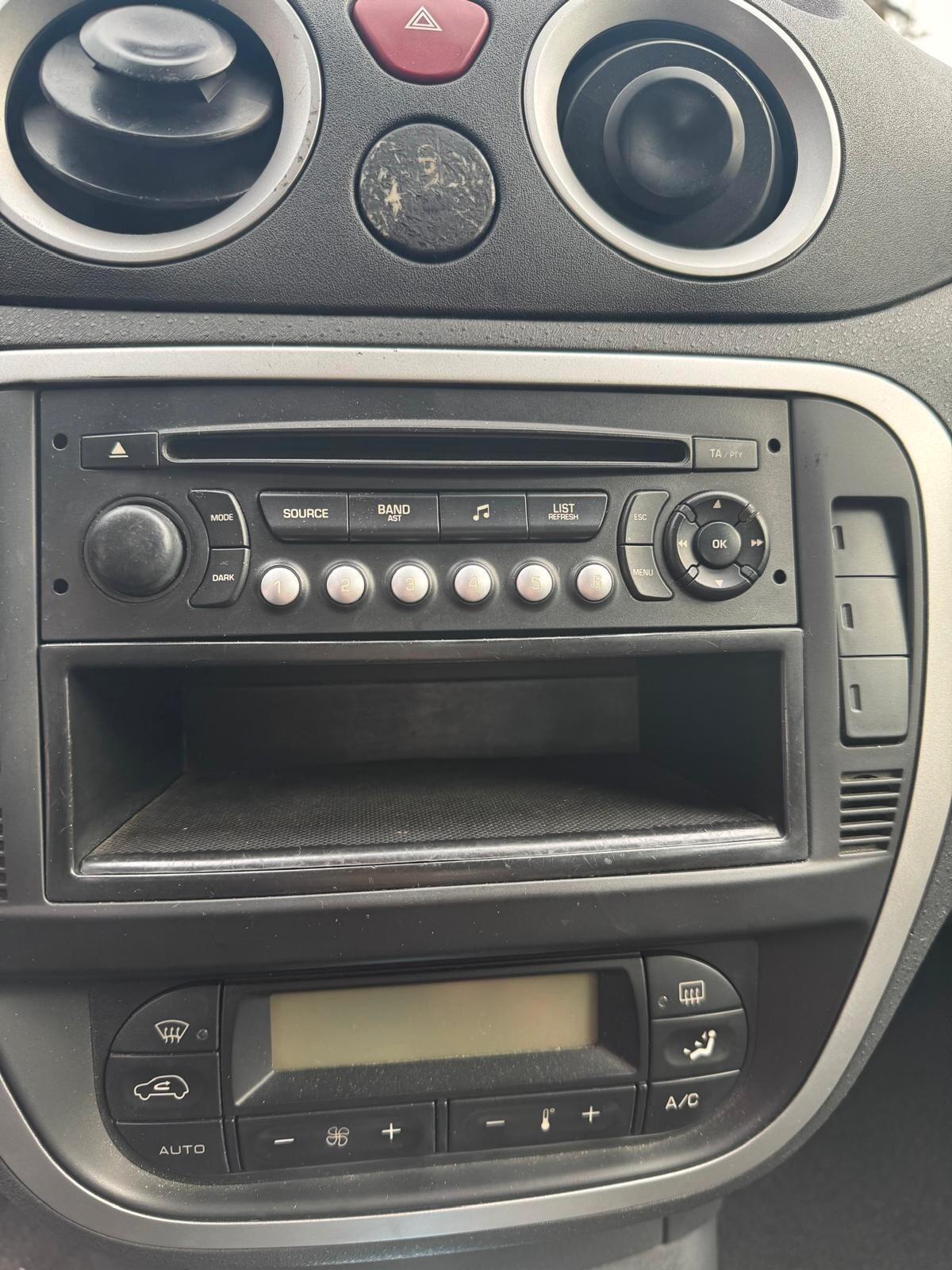 Citroen C2 1.4 HDi 70CV VTR *LEGGI*