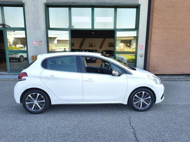 PEUGEOT 208 PureTech 82 5 porte Allure NEOPATENTATI