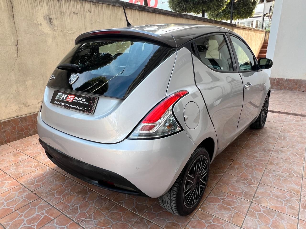 Lancia Ypsilon 1.3 MJT 95 CV 5 porte S&S Gold