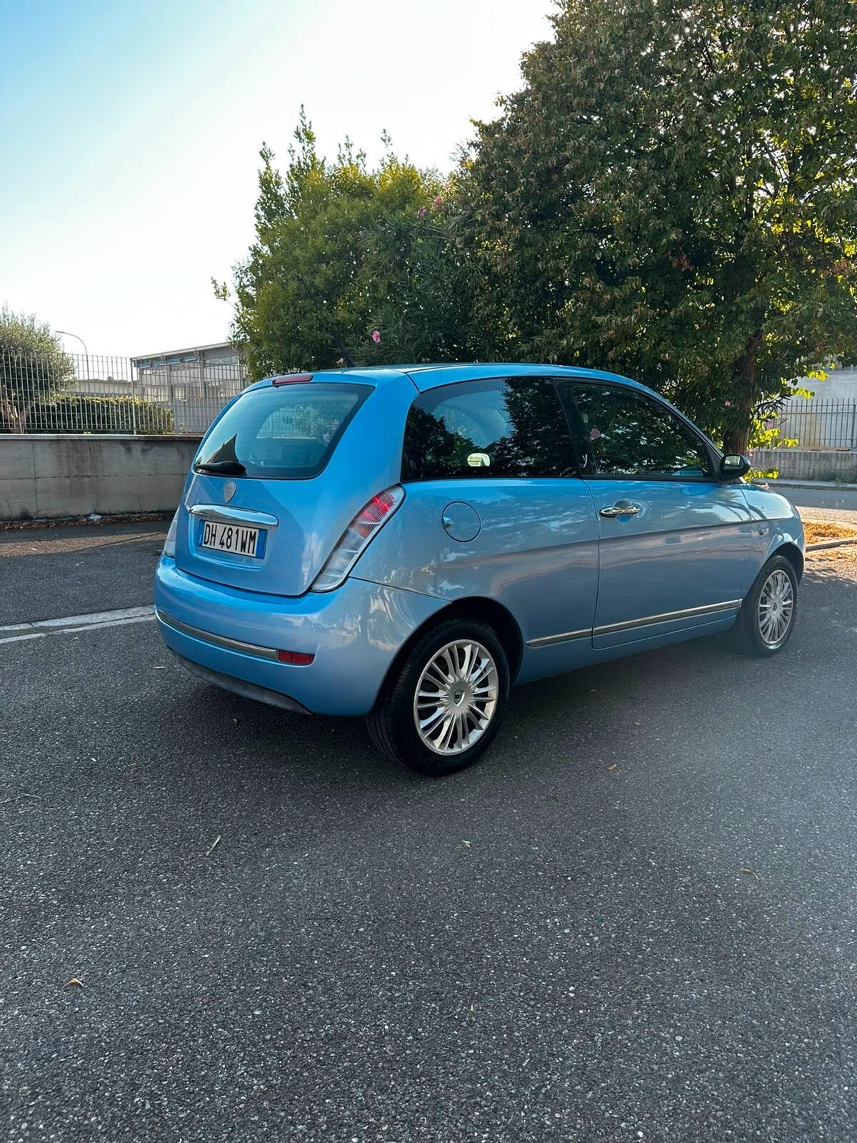 Lancia Ypsilon 1.2 SOLAMENTE 60.000 KM
