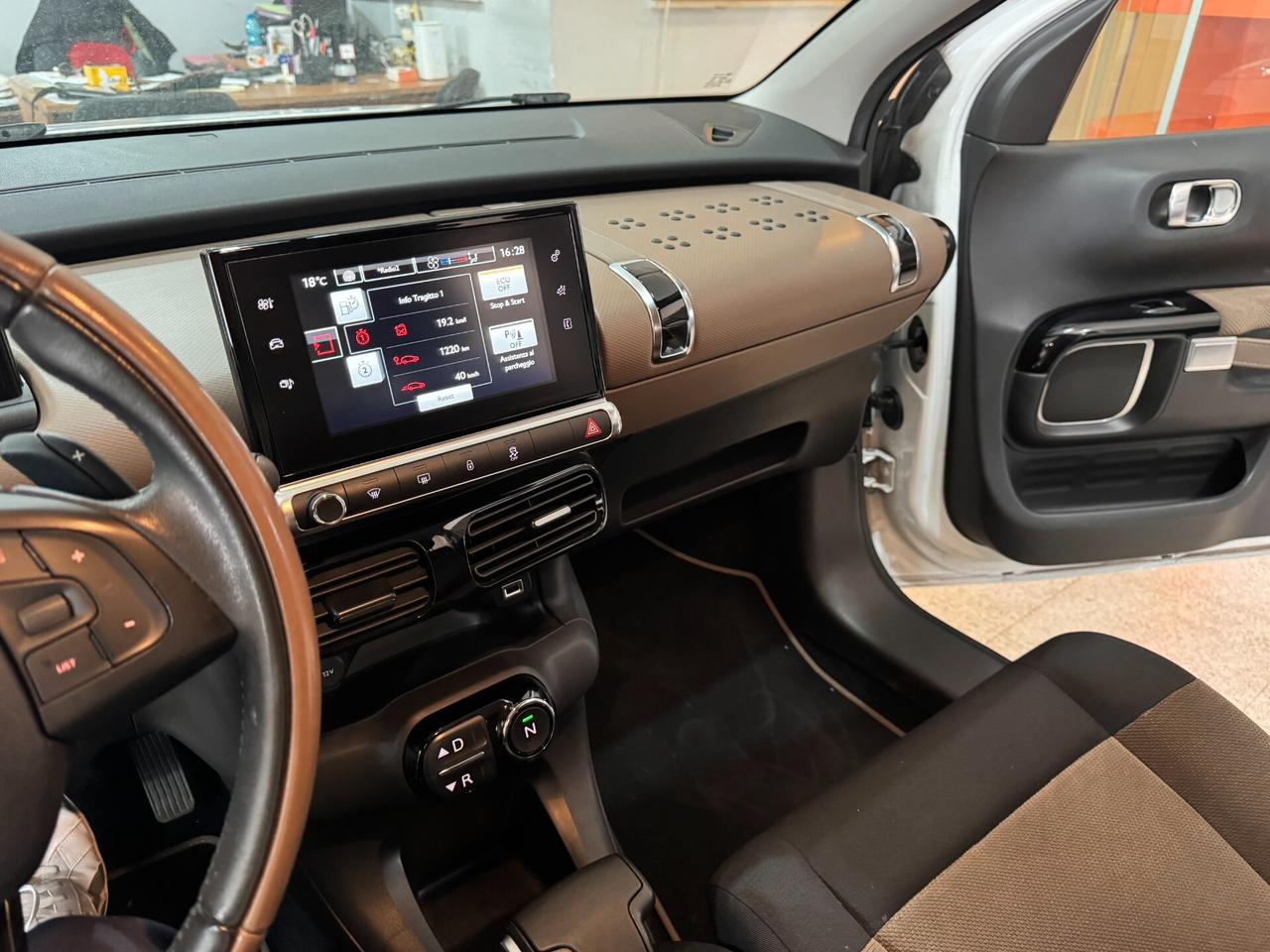 Citroen C4 Cactus BlueHDi 100 cv. Autom. Shine OK NEOPATENTATI