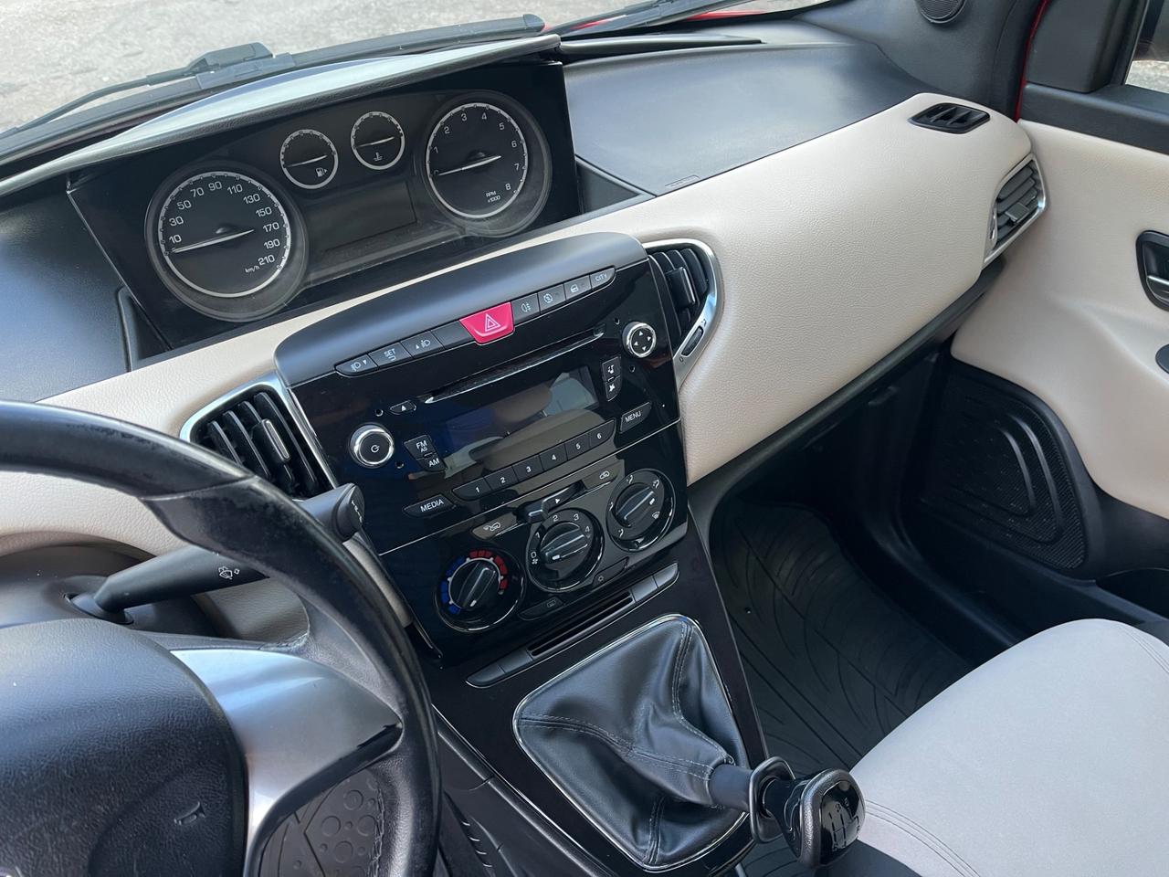 Lancia Ypsilon 1.2 69 CV 5 porte Gold-Km114000-