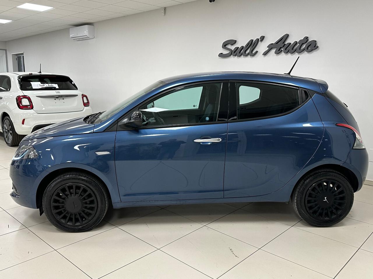Lancia Ypsilon 1.0 FireFly 5P Hybrid Silver - 2023