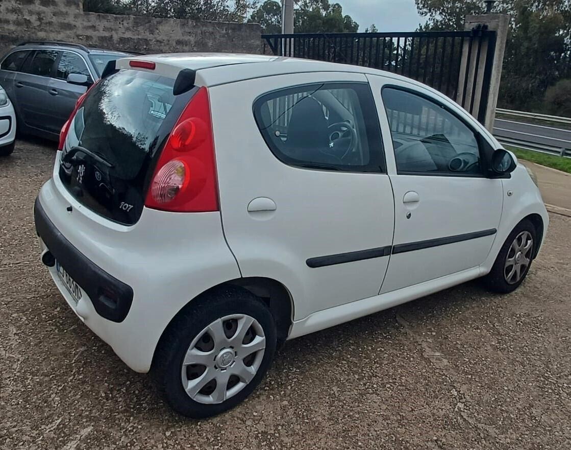 Peugeot 107 1.0 5p. Active - 2011