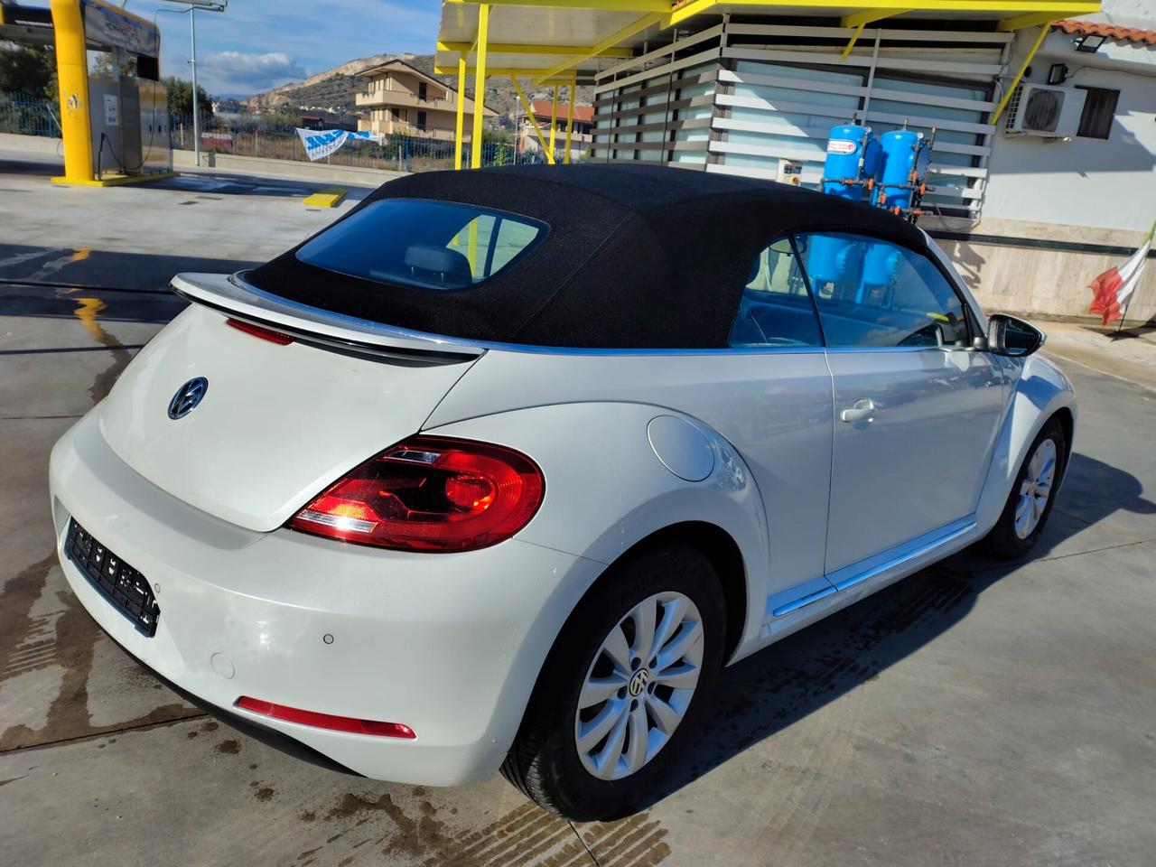 Volkswagen Maggiolino Cabrio 1.6 TDI Design