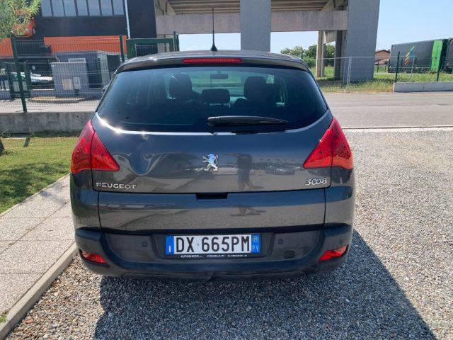 PEUGEOT 3008 1.6 HDi 110CV cambio robotizzato Outdoor