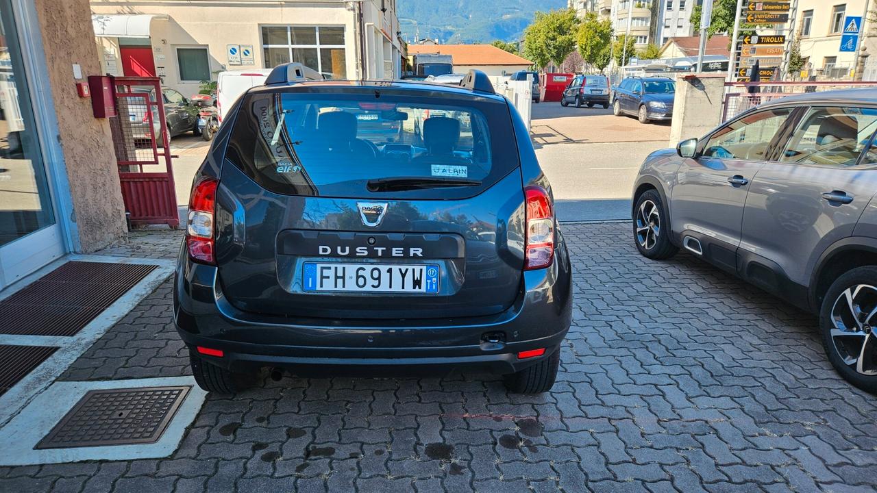 Dacia Duster 1.6 Laureate 4x2 NAVY-BLUETOOTH-SENSORI