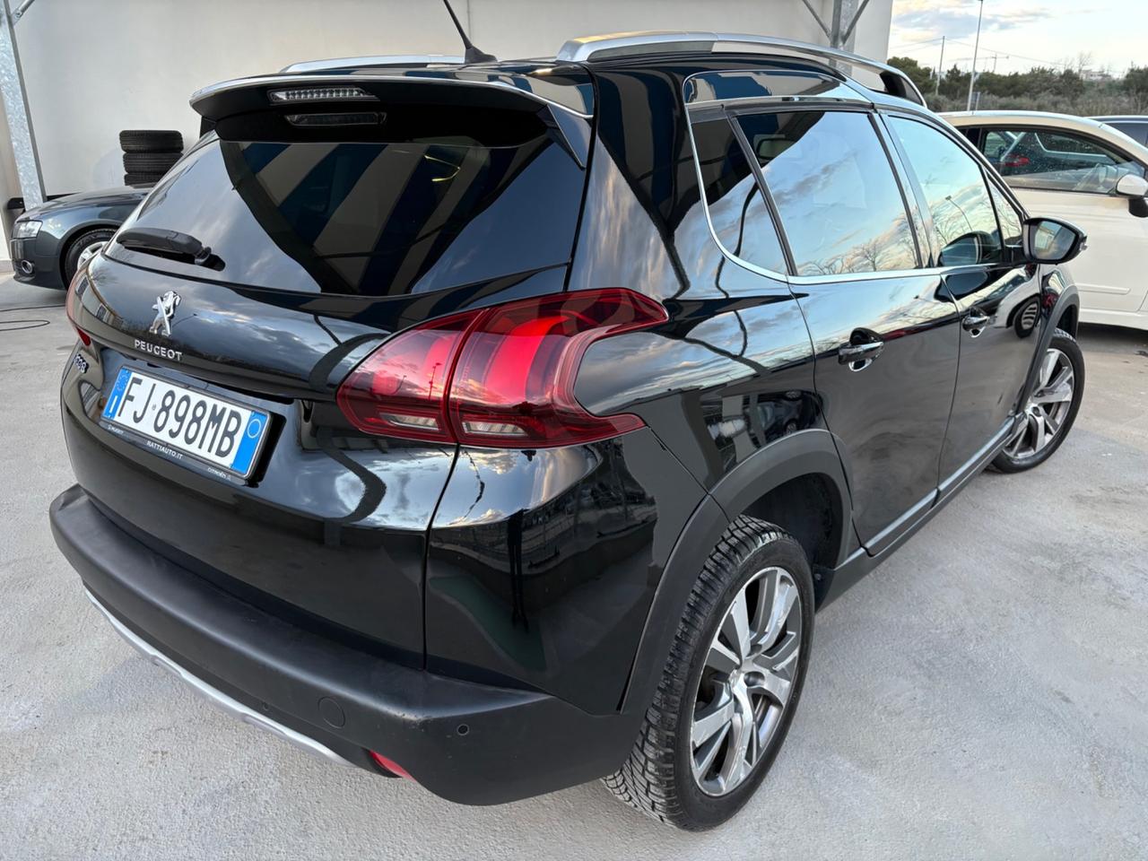 Peugeot 2008 BlueHDi 120 S&S Black Matt