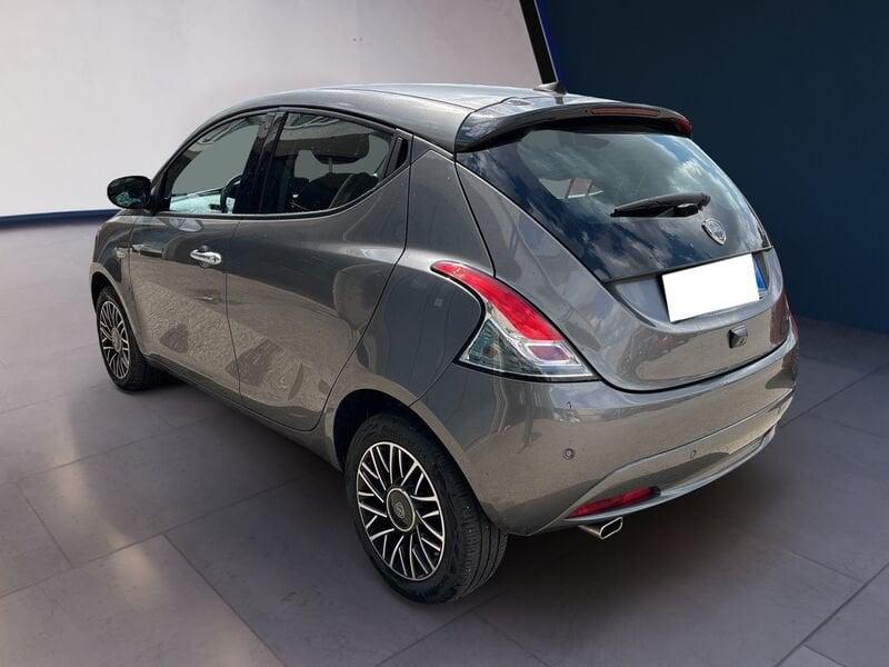 Lancia Ypsilon NUOVA My24 402 Platino 1.0