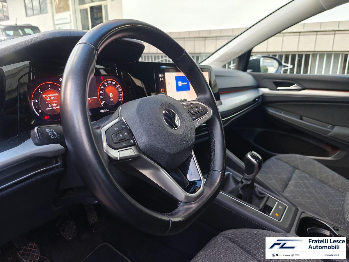 VOLKSWAGEN - Golf 8 2.0 tdi scr life 115cv 6marce (Pronta Consegna)