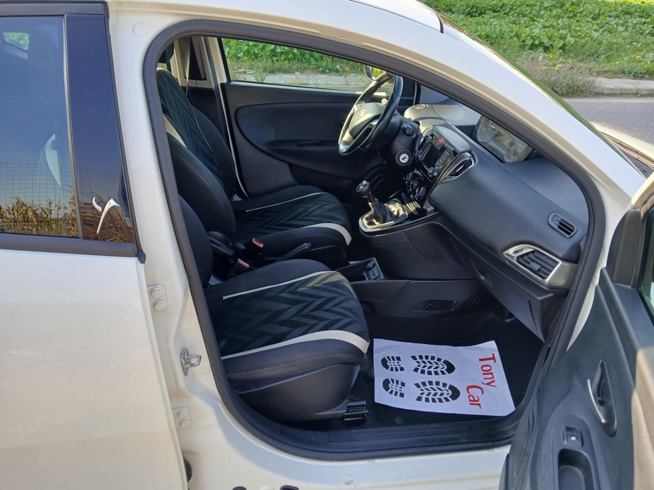 Lancia Ypsilon 1.3 MJT 16V 95 CV 5 porte Platinum