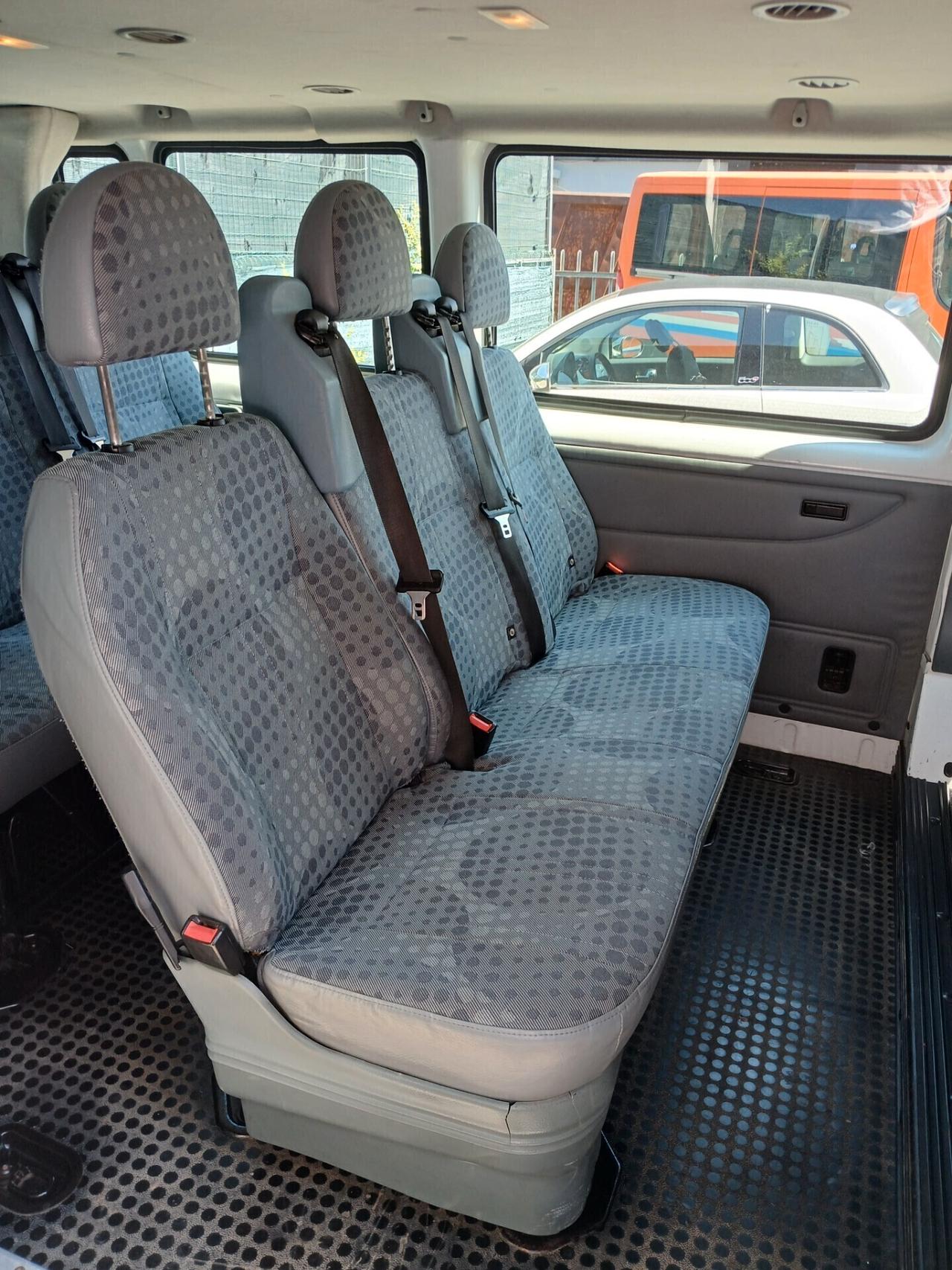 Ford Transit/Tourneo/Bus Transit 330S 2.2 TDCi/140 PC-TN Combi