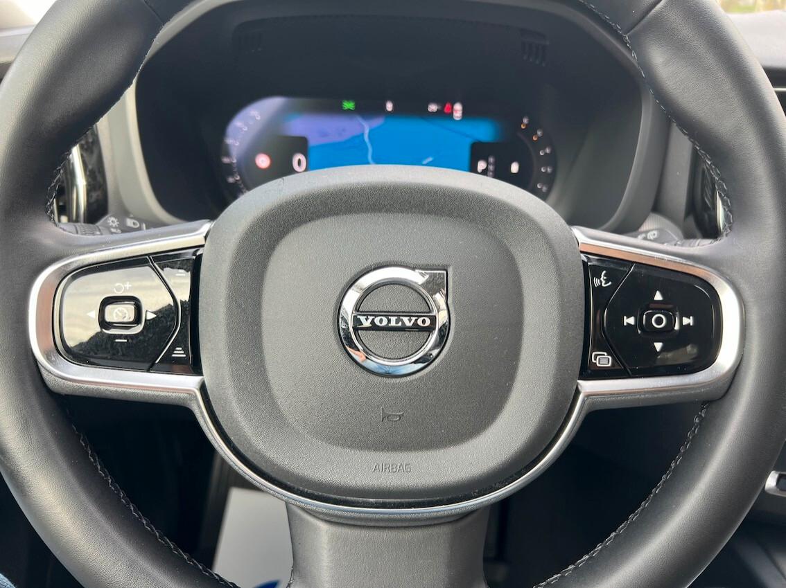 Volvo XC 60 B4 (d) AWD automatico Plus Dark